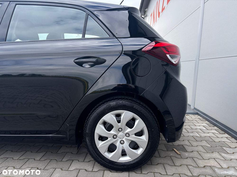 Hyundai i20 blue 1.2 Classic - 13