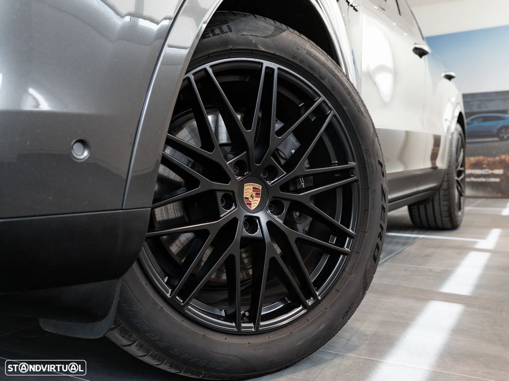 Porsche Cayenne Coupé E-Hybrid - 15