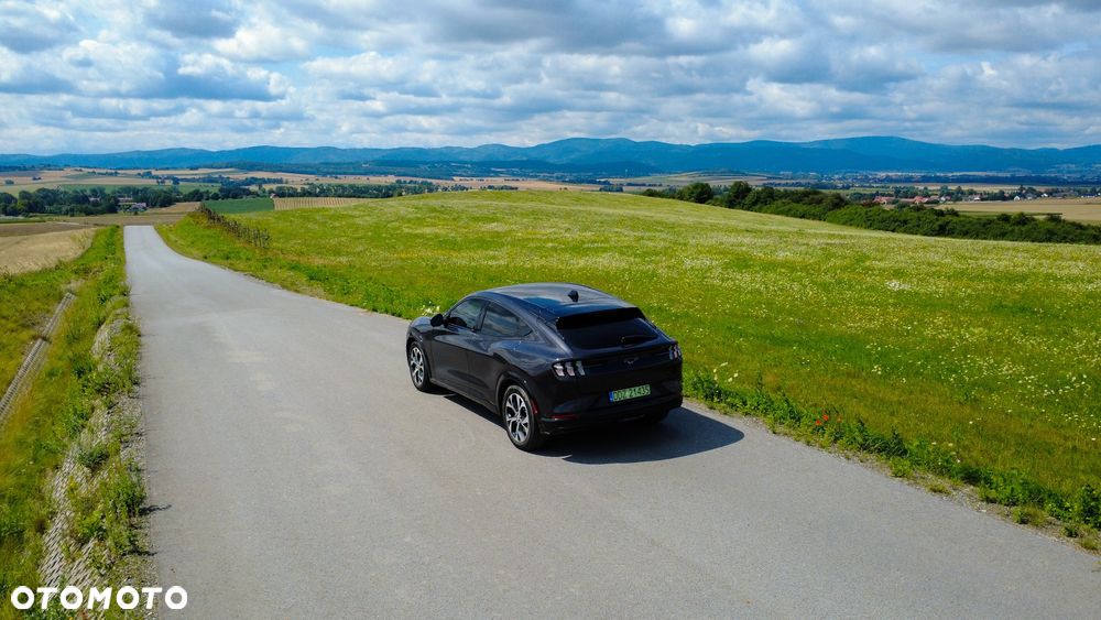 Ford Mustang Mach-E PREMIUM - 24