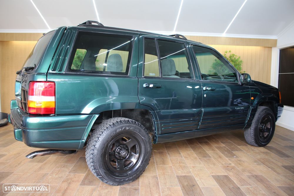 Jeep Grand Cherokee 2.5 TD Laredo - 23