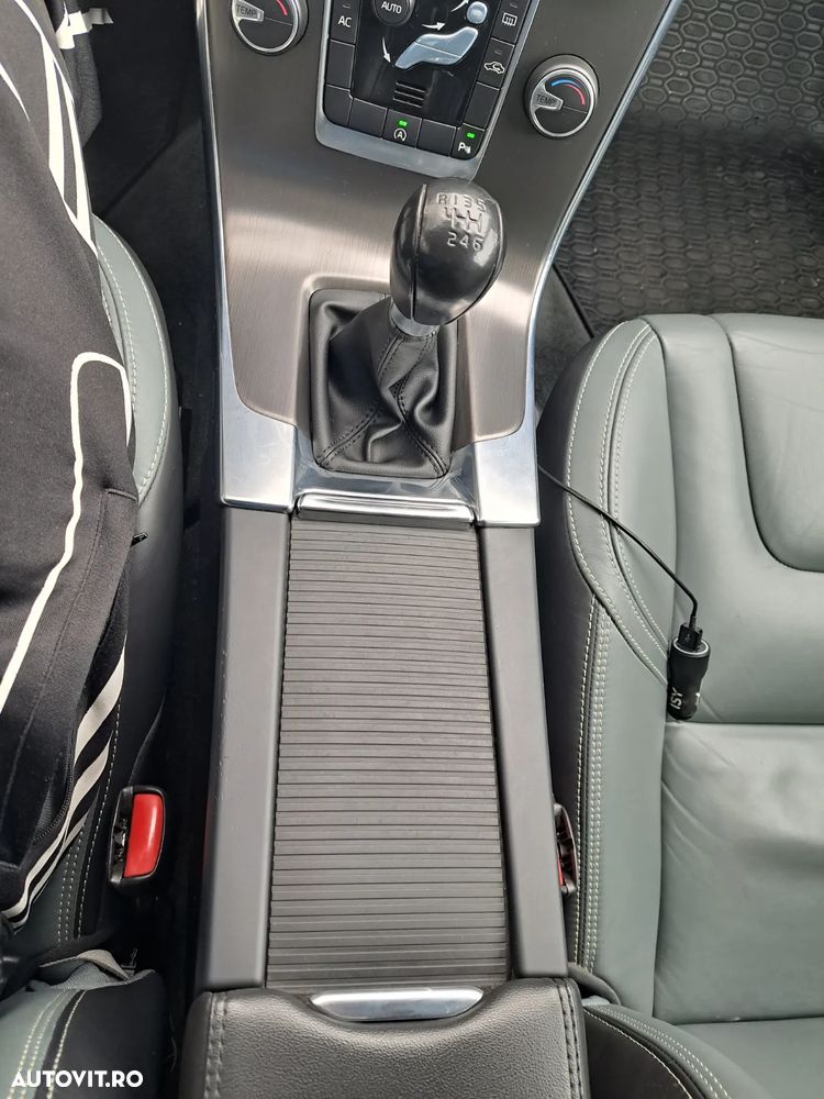 Volvo V60 D2 ECO Start-Stop Momentum - 11