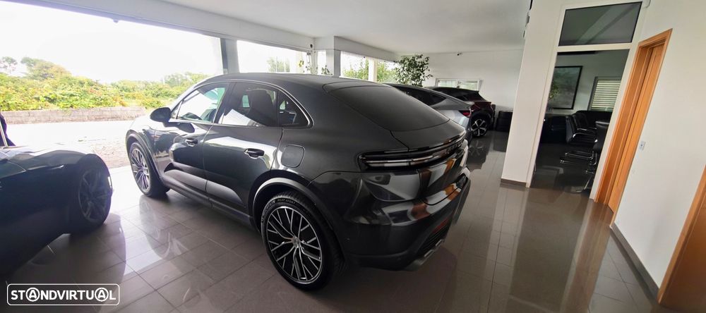 Porsche Macan Electric 4 - 37
