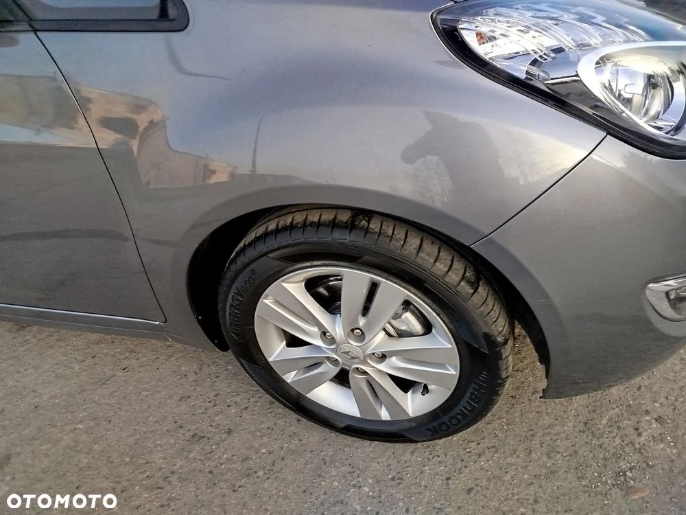 Hyundai ix20 1.6 CRDi Fifa World Cup Edition - 17