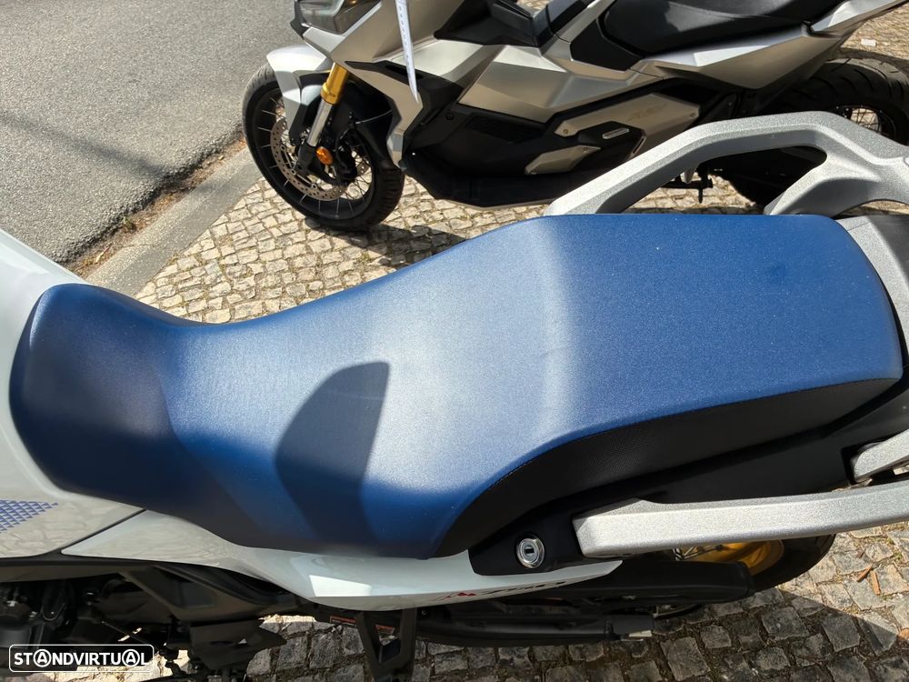 Honda XL 750 TRANSALP - 11