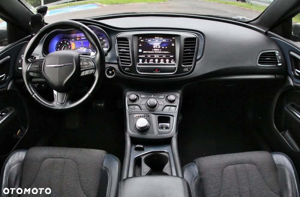 Chrysler 200 - 12