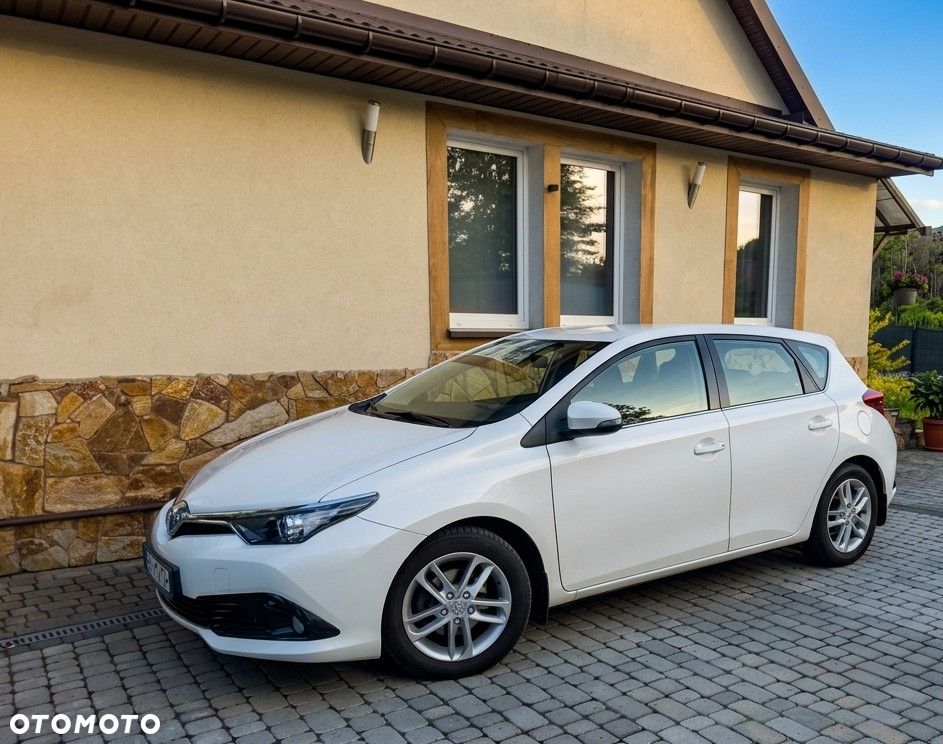 Toyota Auris 1.6 Premium - 14