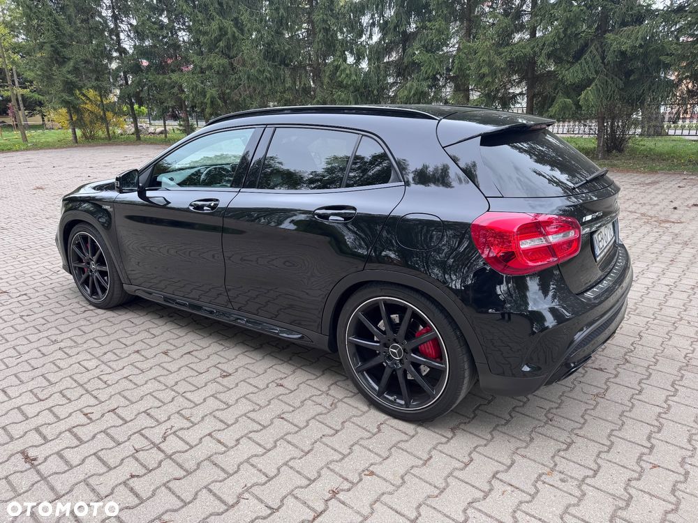 Mercedes-Benz GLA - 1