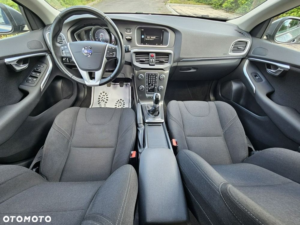 Volvo V40 D2 Momentum - 7