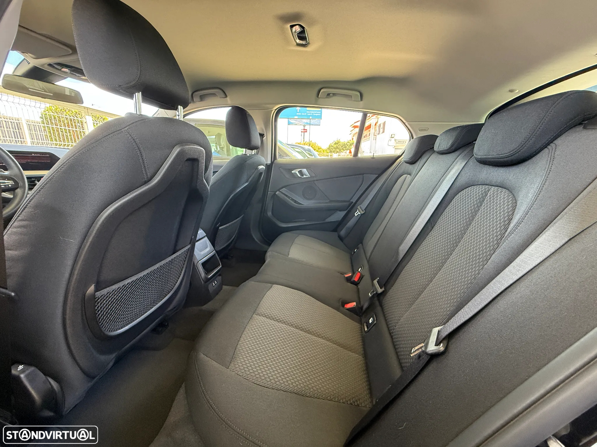 BMW 116 d Pack Color Vision Auto - 25