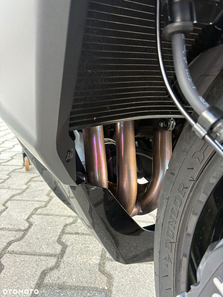 Suzuki GSX - 34