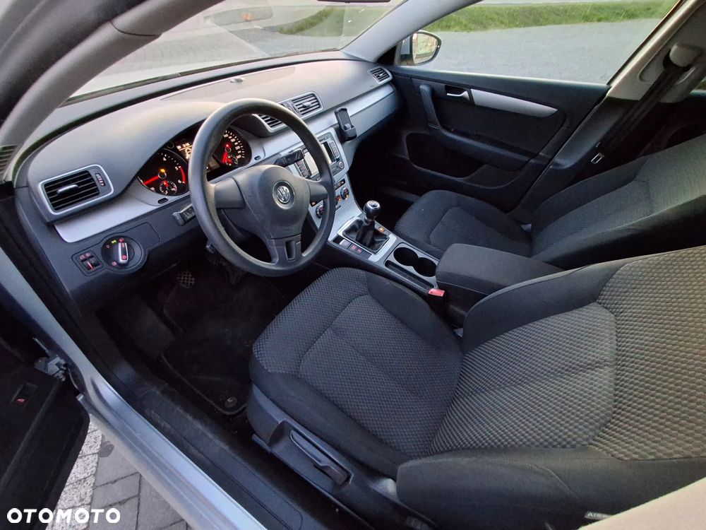 Volkswagen Passat 2.0 Blue TDI SCR Exclusive - 6