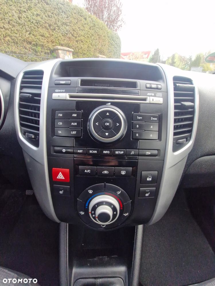 Kia Venga 1.4 CVVT Vision - 23