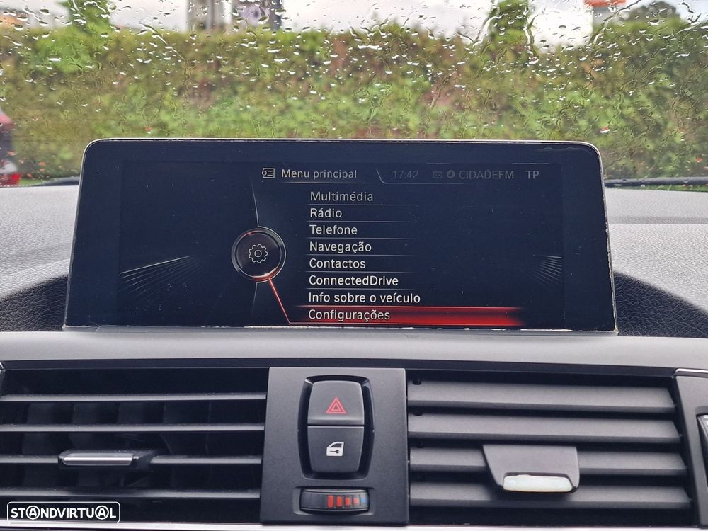 BMW 116 d Line Urban Auto - 31