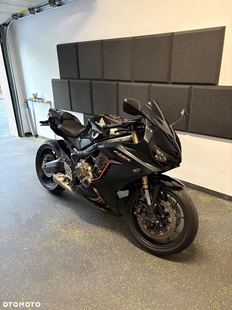 Honda CBR - 1