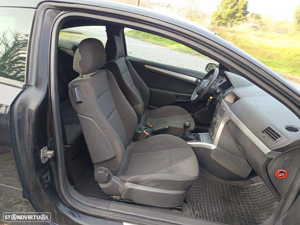 Opel Astra GTC 1.7 CDTI - 23