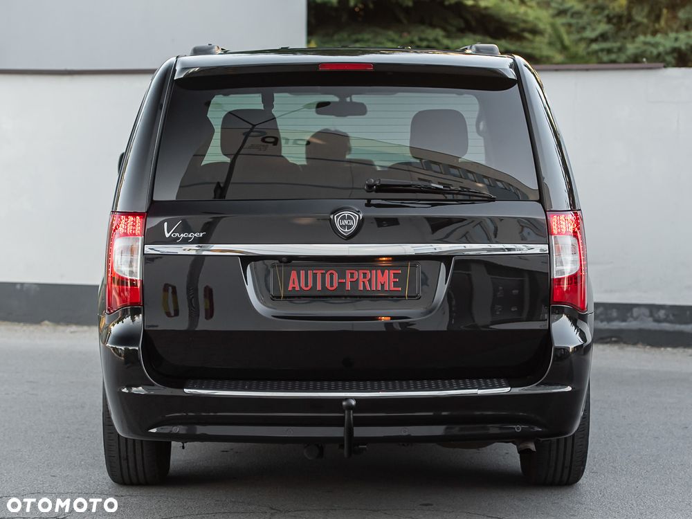 Lancia Voyager - 11