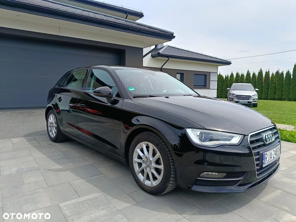 Audi A3 Sportback 2.0 TDI S tronic Attraction - 4