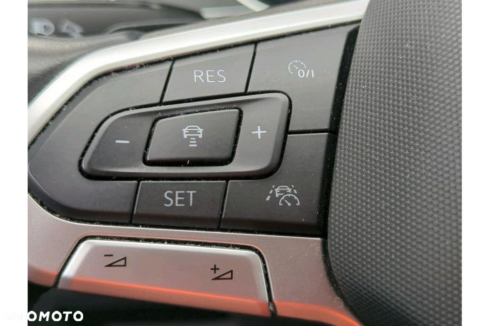 Volkswagen Passat Variant 2.0 TSI Business DSG - 13