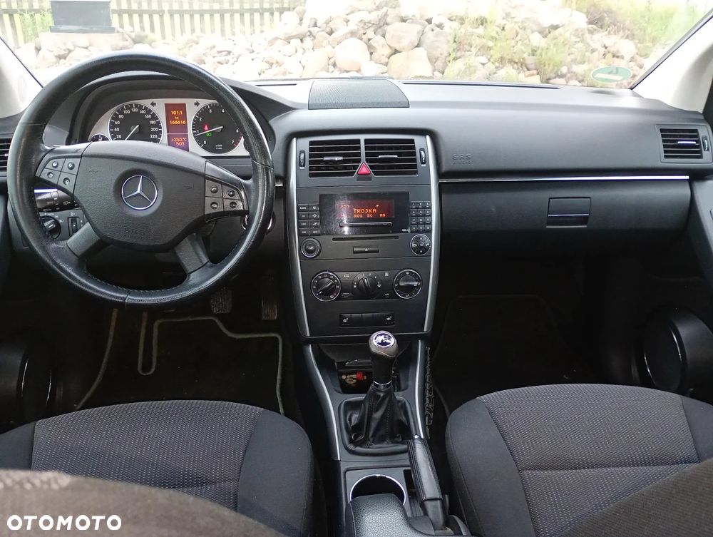 Mercedes-Benz Klasa B 150 Special Edition - 26