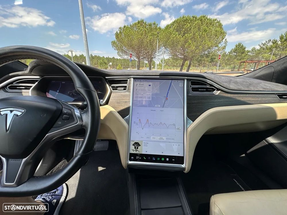 Tesla Model S 85D AWD - 11
