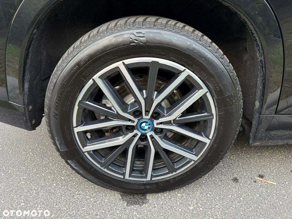 BMW iX1 xDrive30 66.5kWh M Sport - 28