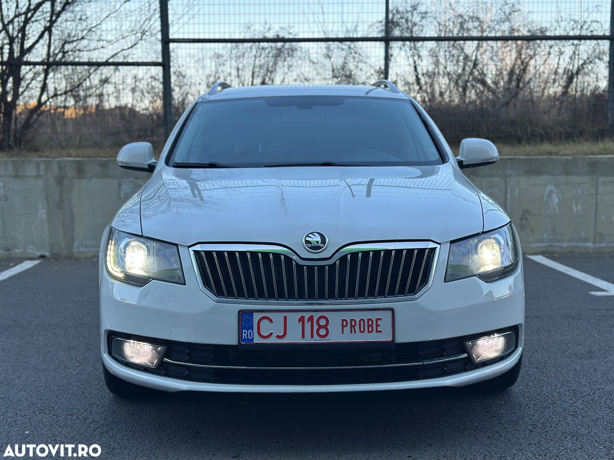 Skoda Superb Combi 2.0 TDI DSG Ambition - 20