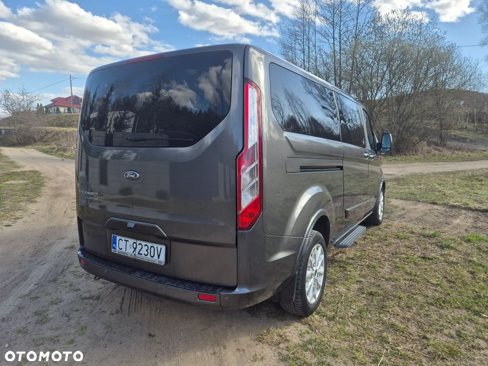 Ford Tourneo Custom - 5