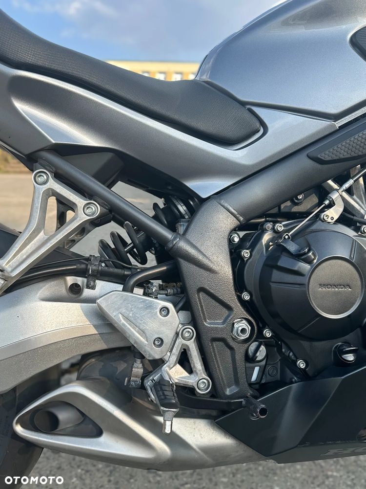 Honda CBR - 16