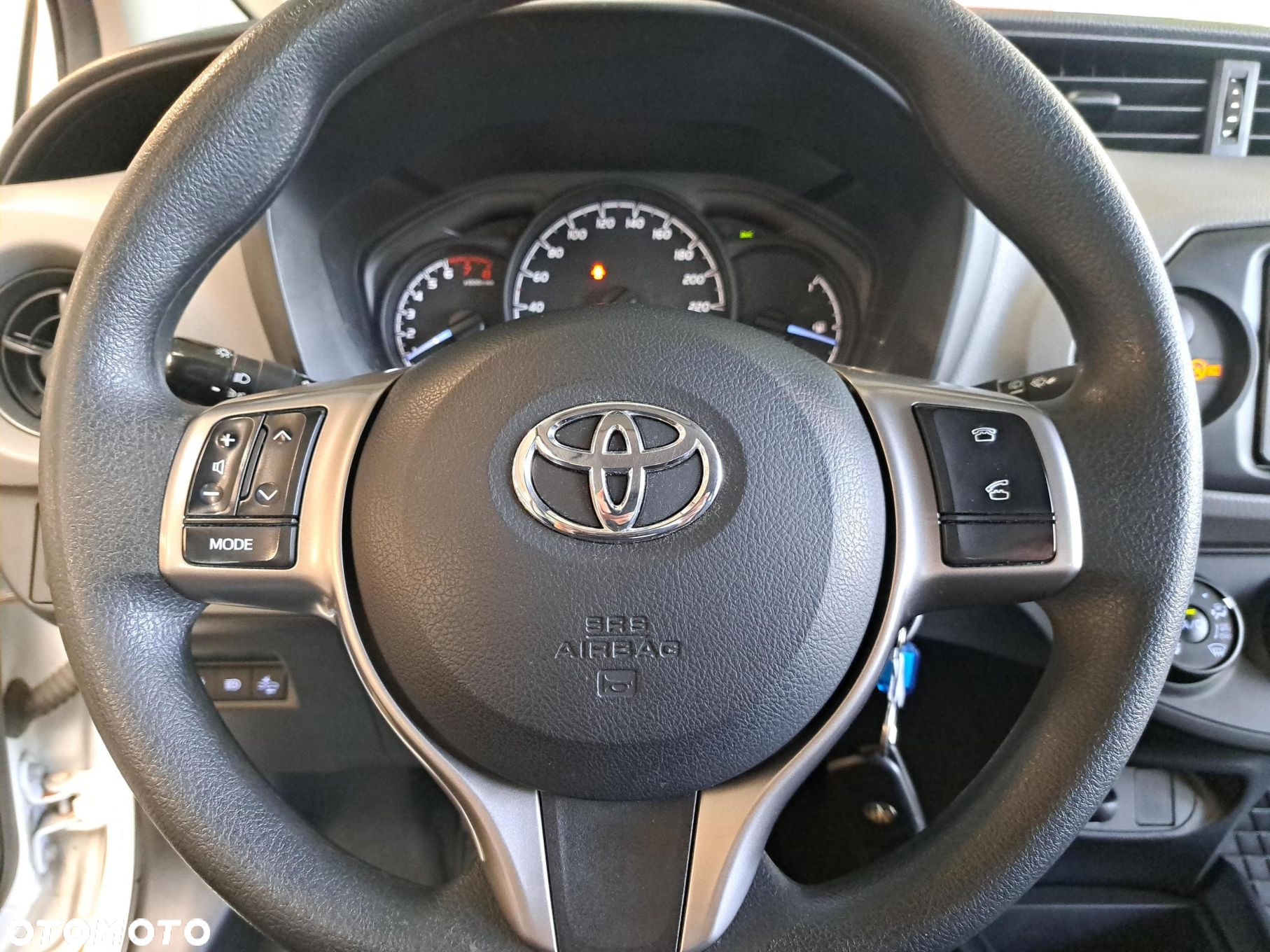 Toyota Yaris - 17