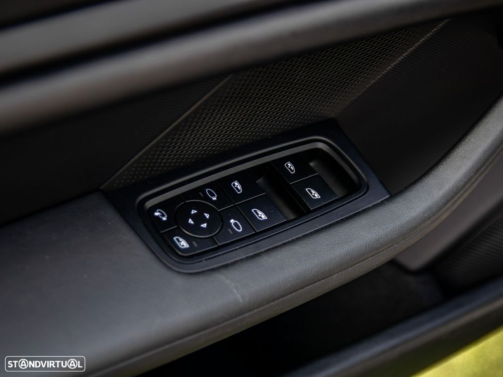 Porsche Taycan Cross Turismo 4S Sport bateria Performance Plus - 44