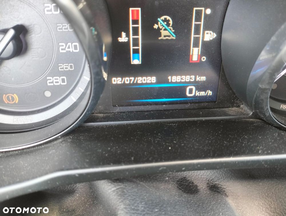 Jaguar XE 2.0 D R-Sport - 7
