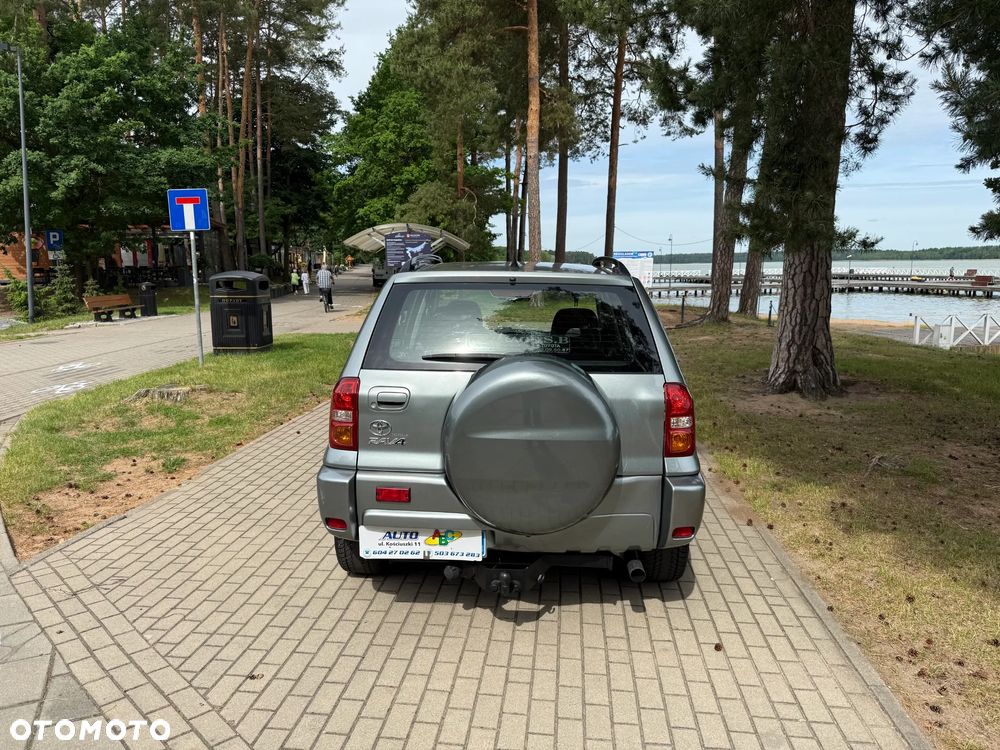 Toyota RAV4 - 8