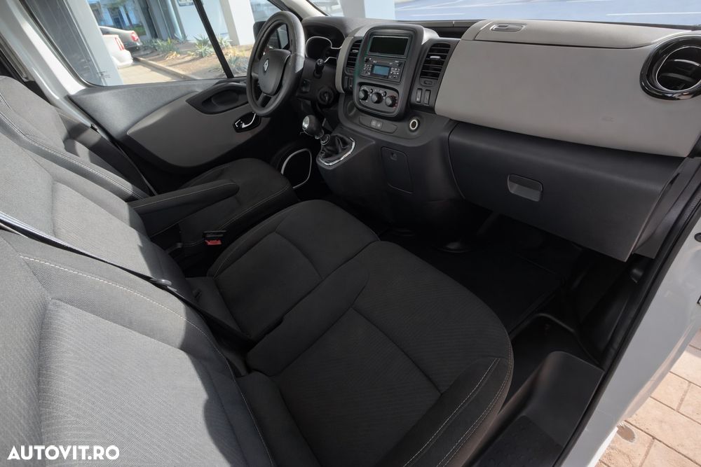 Renault Trafic - 11
