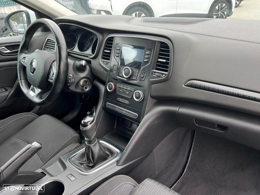 Renault Mégane 1.5 dCi Confort SS - 11
