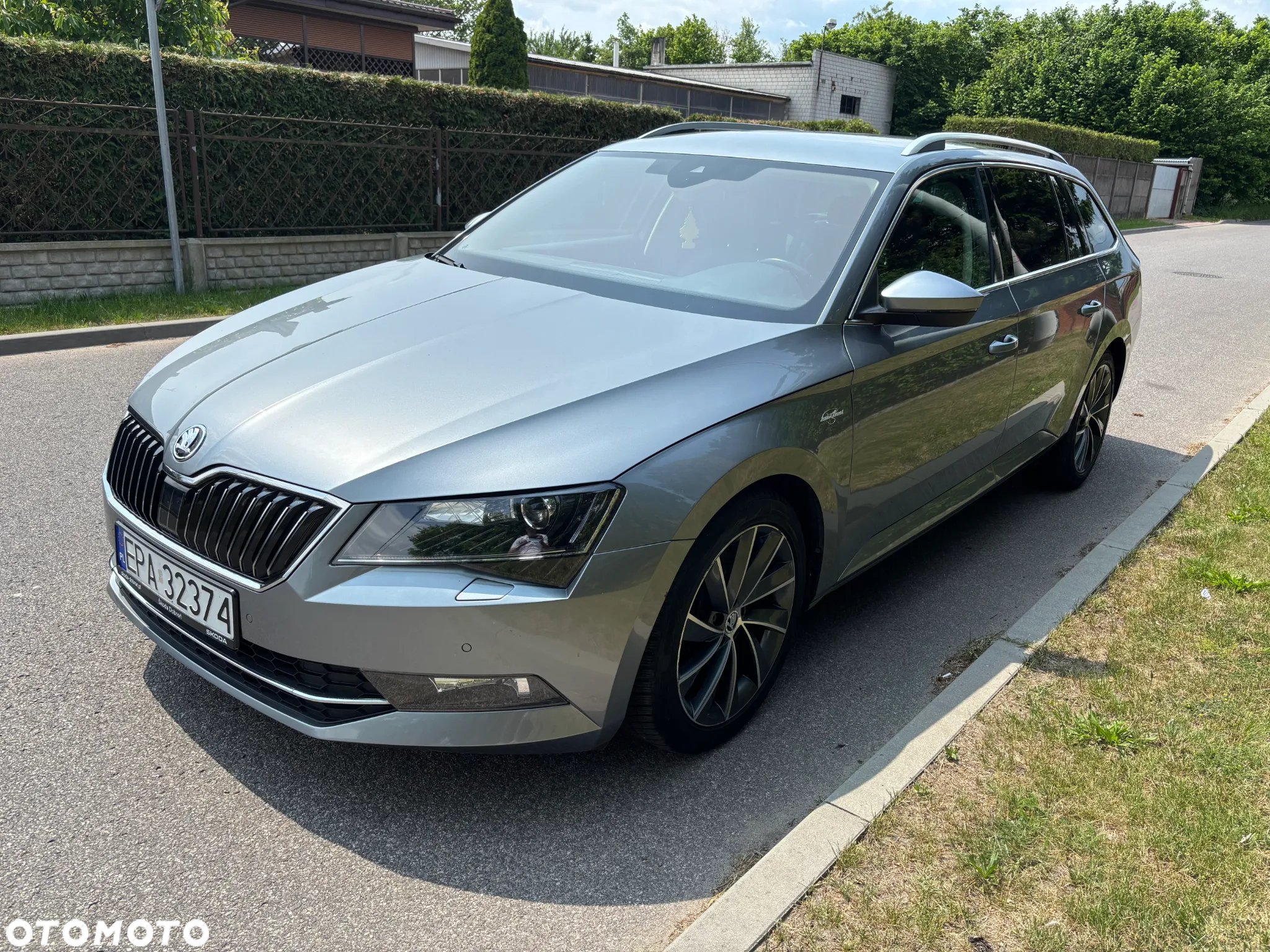 Skoda Superb 2.0 TDI L&K DSG - 2