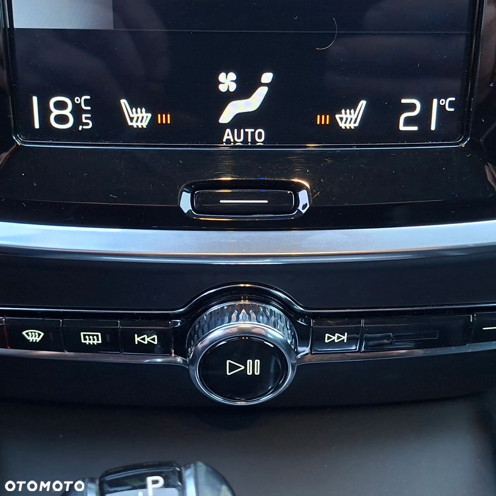 Volvo V60 D4 Geartronic Momentum - 25