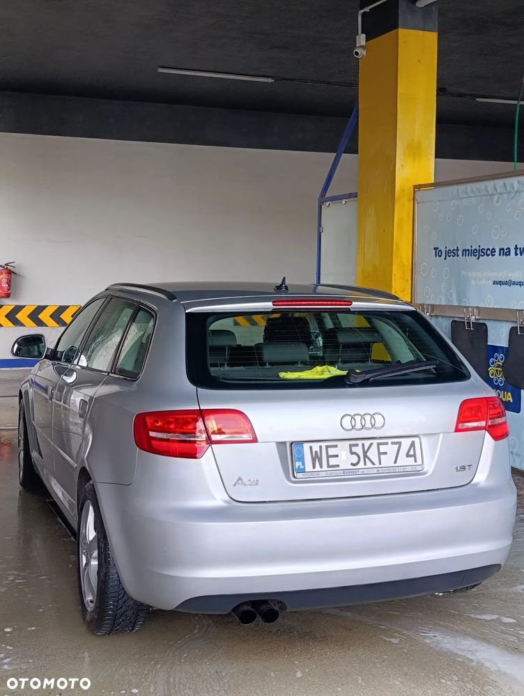 Audi A3 Sportback 1.8 TFSI Ambiente - 2