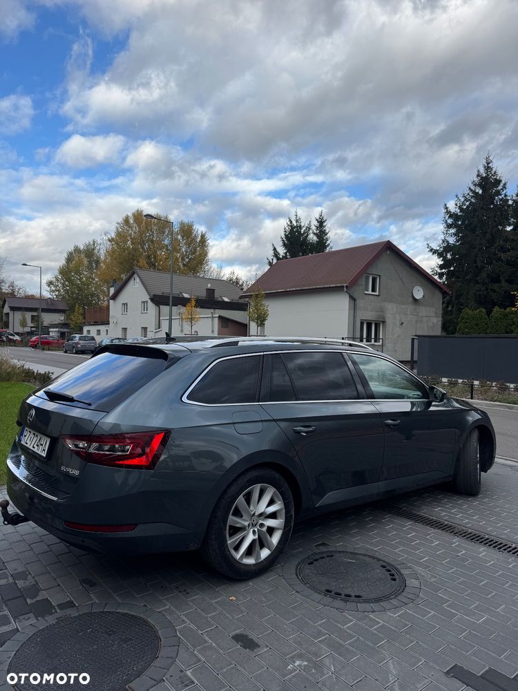 Skoda Superb 2.0 TDI Active DSG - 8