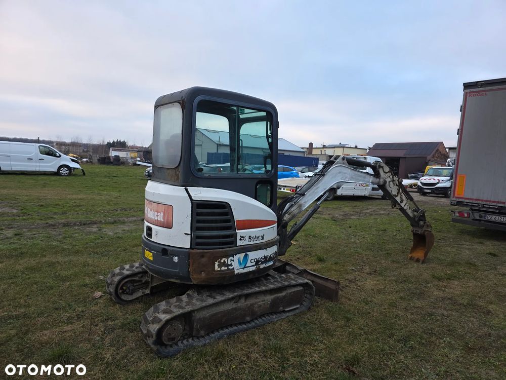 Bobcat E26 - 7