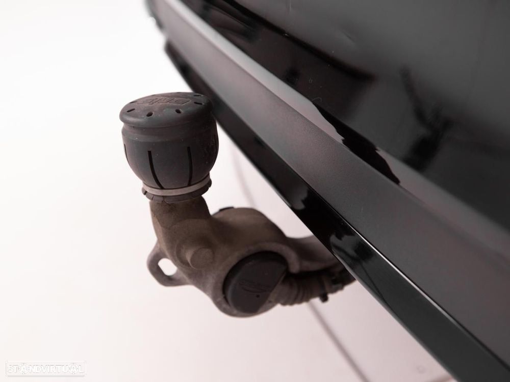 Mercedes-Benz E 300 de 4Matic 9G-TRONIC AMG Line - 17