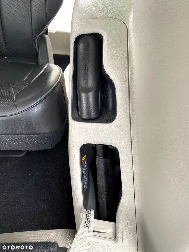 Chrysler Pacifica - 18