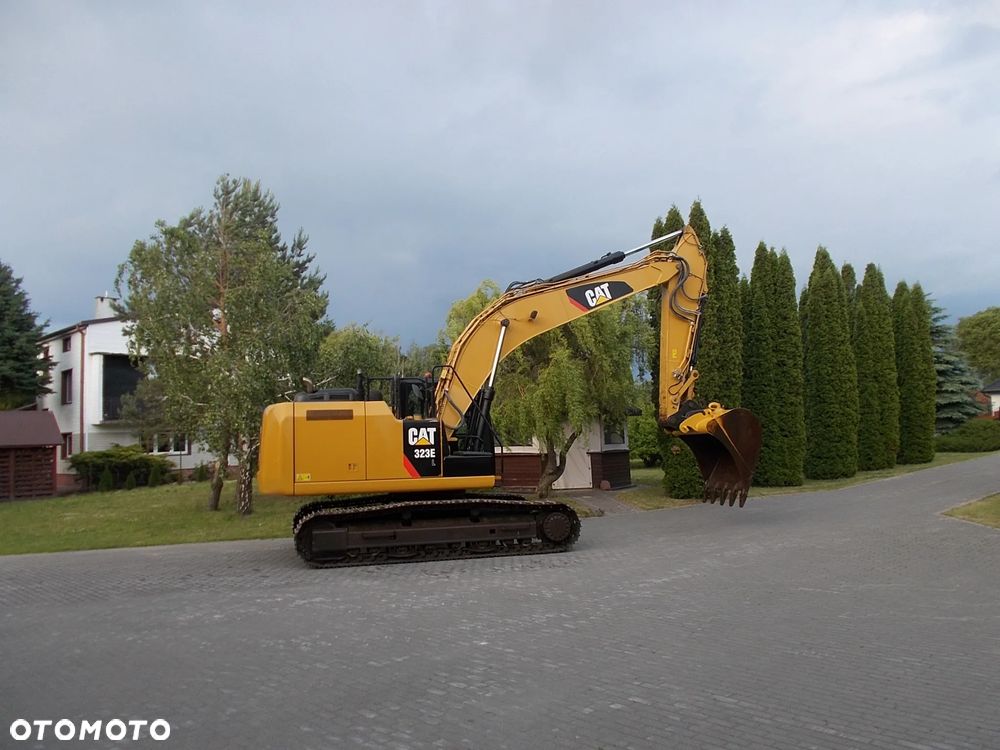 Caterpillar 323E - 36