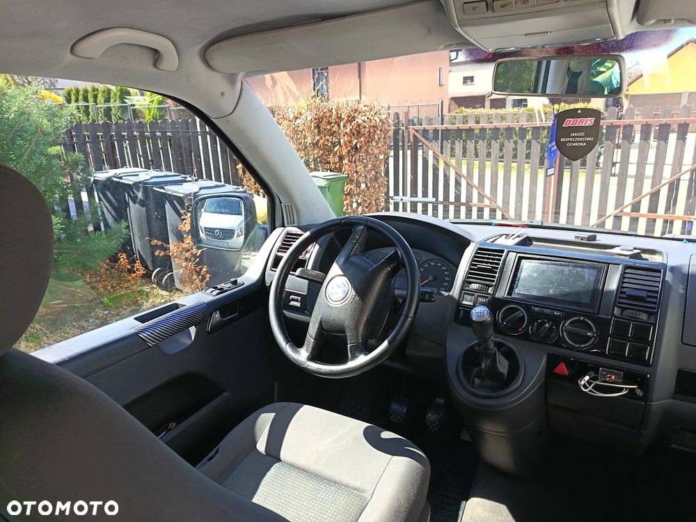 Volkswagen Caravelle - 6