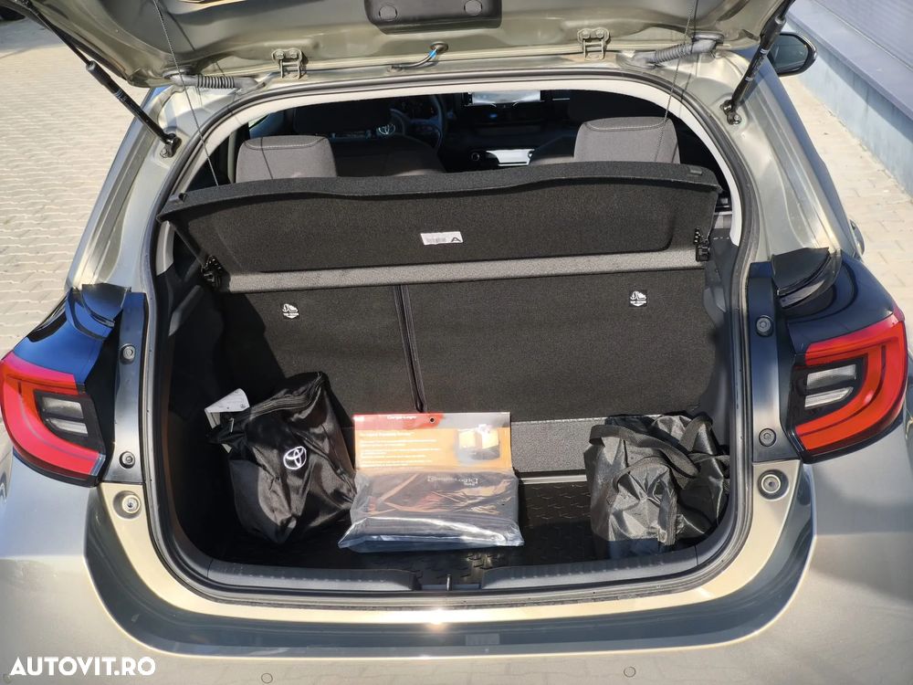 Toyota Yaris 1.5 VVT-i HSD Dynamic Bi-tone - 5
