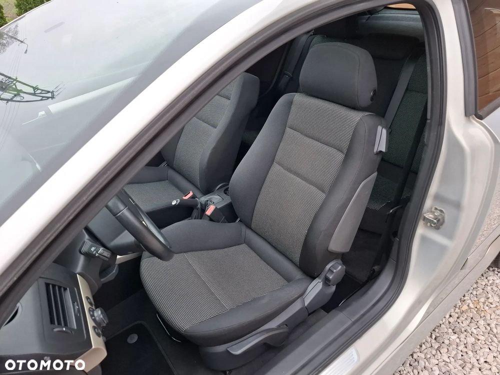 Opel Astra GTC 1.6 Sport - 19