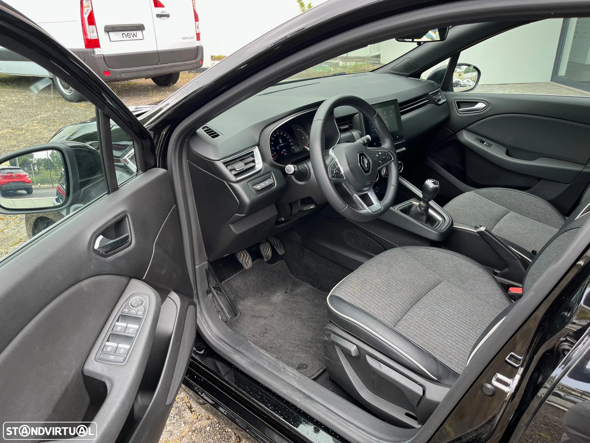 Renault Clio 1.0 TCe Exclusive - 4