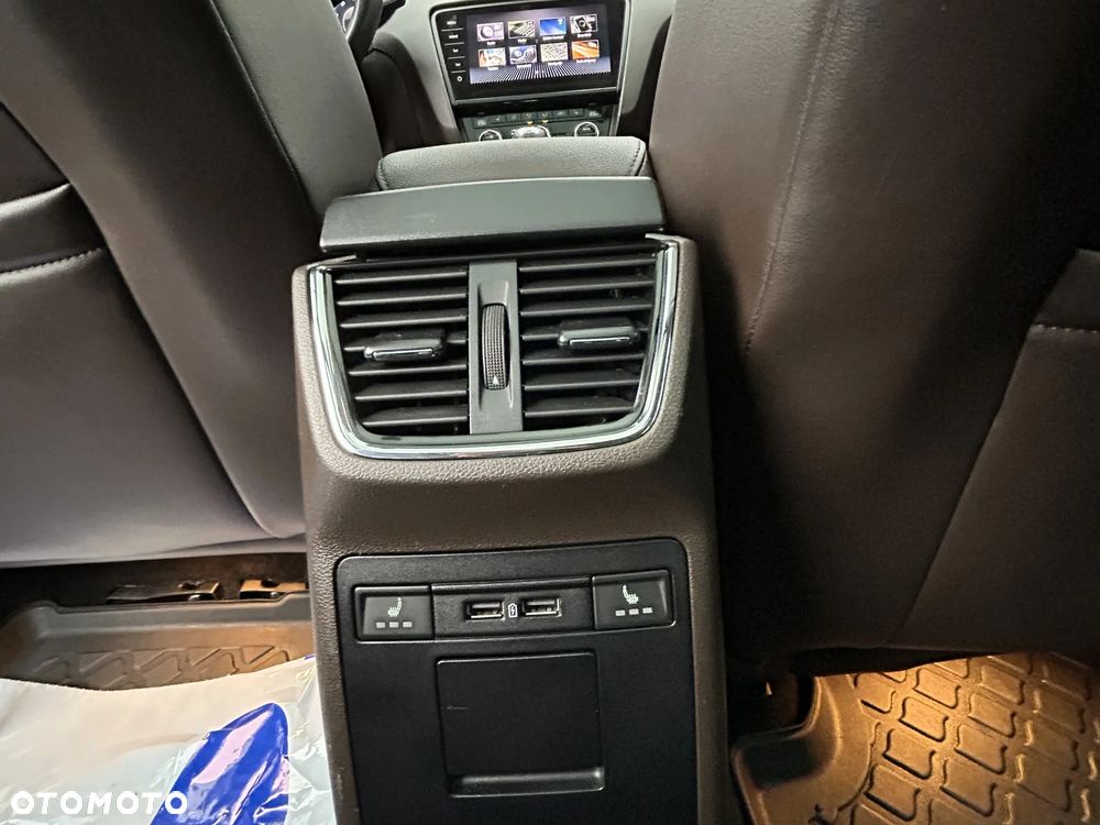Skoda Octavia Scout 2.0 TDI 4x4 DSG - 8