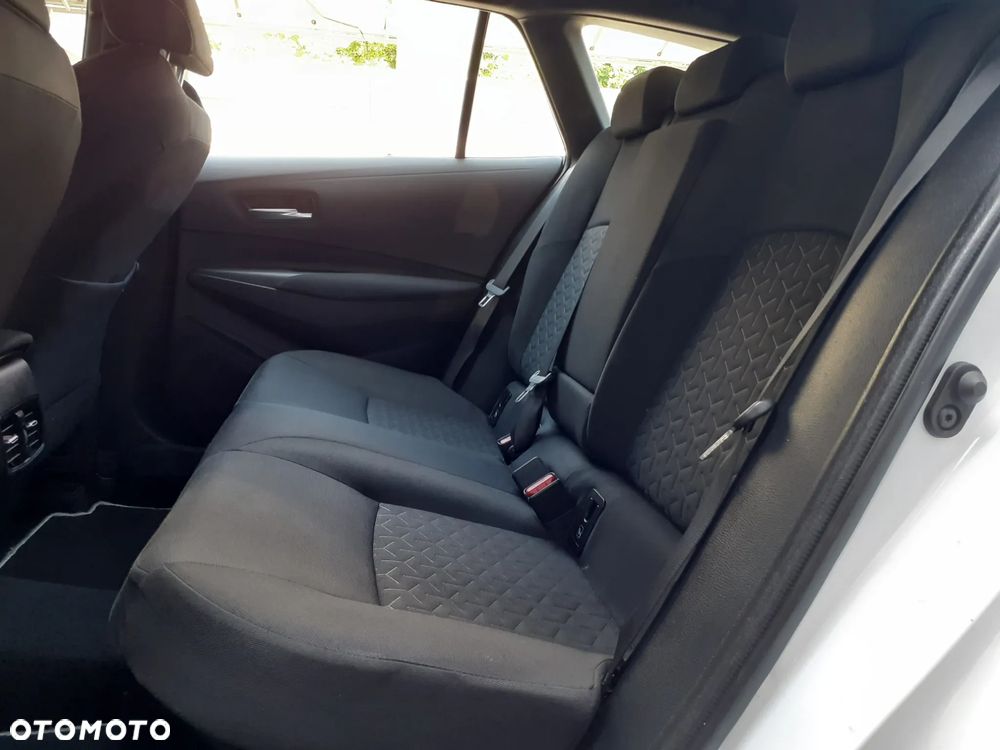 Toyota Corolla - 30