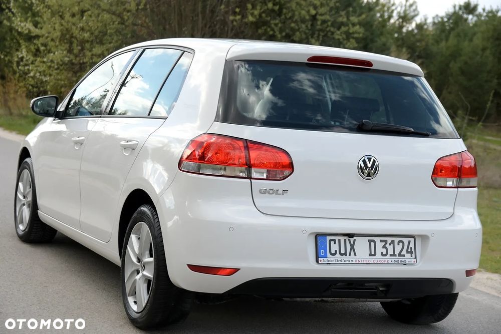 Volkswagen Golf - 6