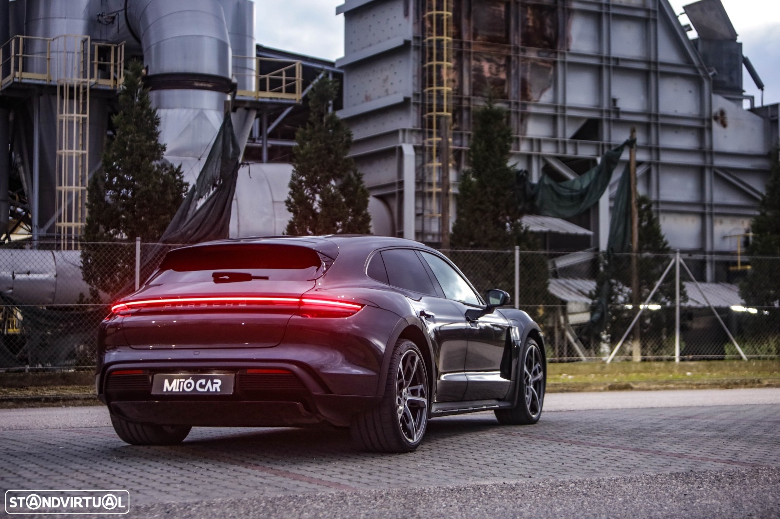 Porsche Taycan Cross Turismo 4 - 13